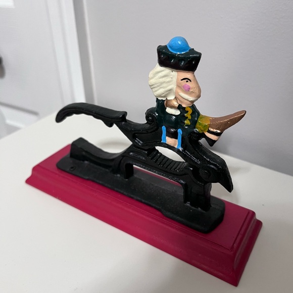 Wiseman Cast Iron Nutcracker - Picture 3 of 3